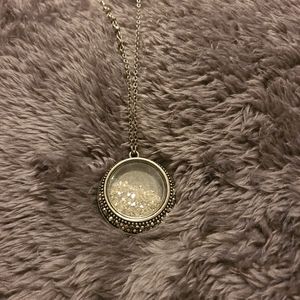 Beautiful Beaded Crushed Stone Layer Necklace